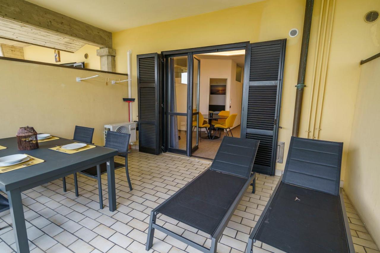 Lakeview Apartment Primea Sirmione Bagian luar foto